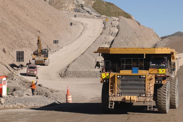 Exportaciones mineras del Perú superan los US$ 42,692 millones y crecen 55% en el primer semestre de 2026